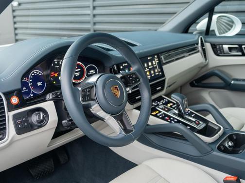 2022 Porsche Cayenne Cayenne