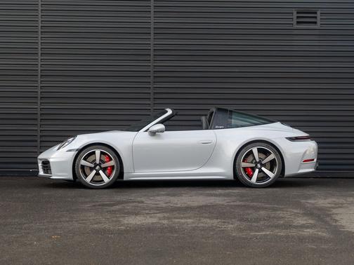 2026 Porsche 911 Targa 4S