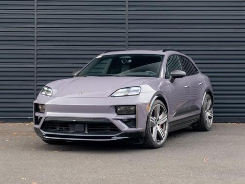 2024 Porsche Macan Turbo