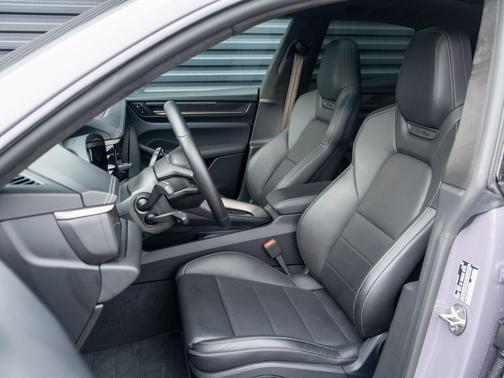 2024 Porsche Macan Turbo