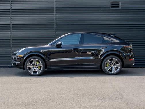 2022 Porsche Cayenne Platinum Edition