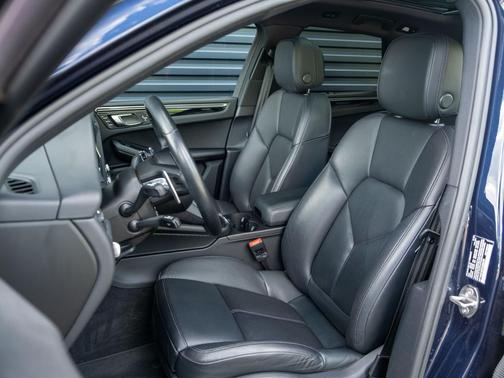 Night Blue 2023 Porsche Macan Macan