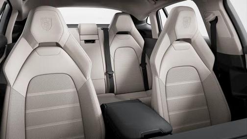 2026 Porsche Panamera 4