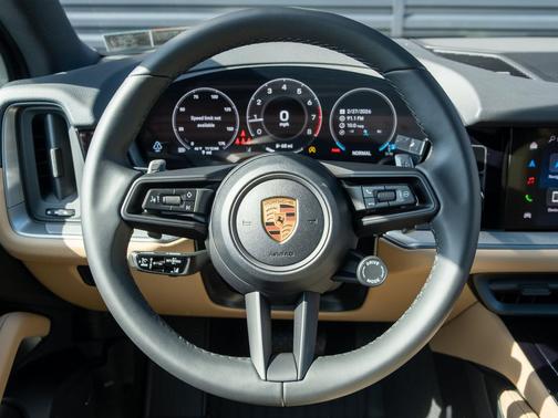 Cashmere Beige Metallic 2026 Porsche Cayenne Cayenne