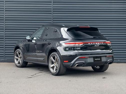 2023 Porsche Macan Base