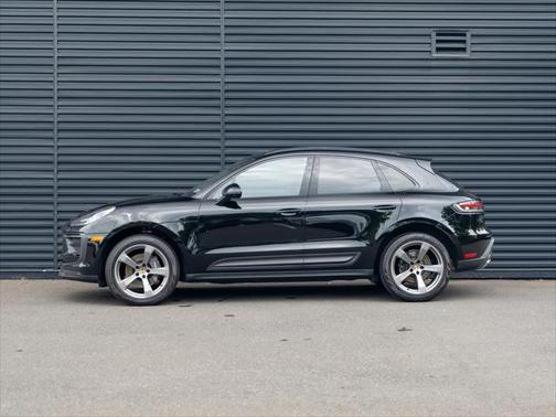 2023 Porsche Macan Base