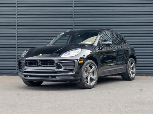 2023 Porsche Macan Base