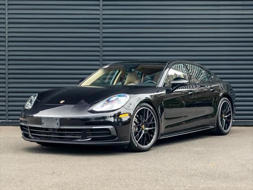 2017 Porsche Panamera 4