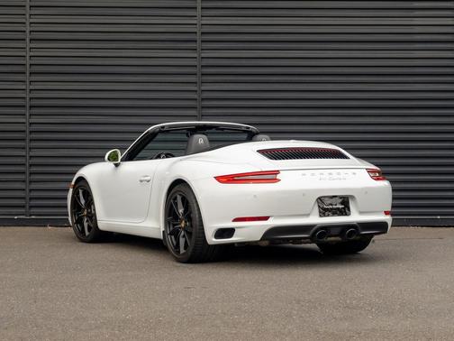 Carrara White Metallic 2017 Porsche 911 Carrera