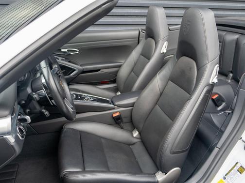 Carrara White Metallic 2017 Porsche 911 Carrera