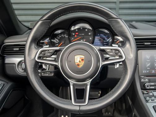 2017 Porsche 911 Carrera