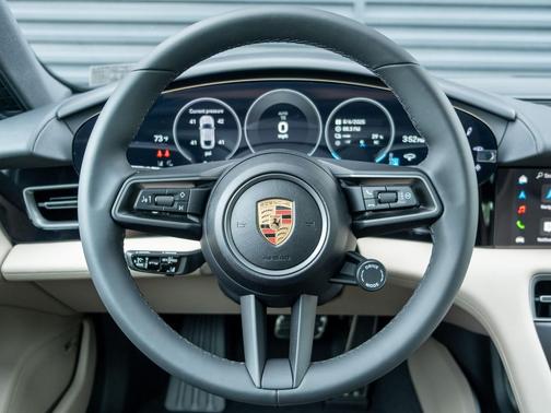 2025 Porsche Taycan 4