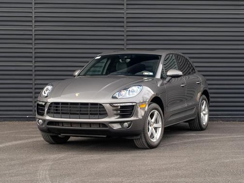 2018 Porsche Macan Base (PDK)