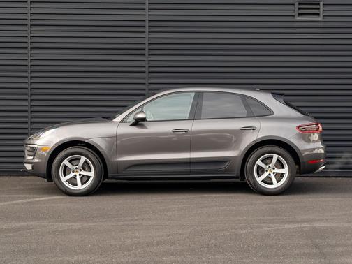 2018 Porsche Macan Base (PDK)