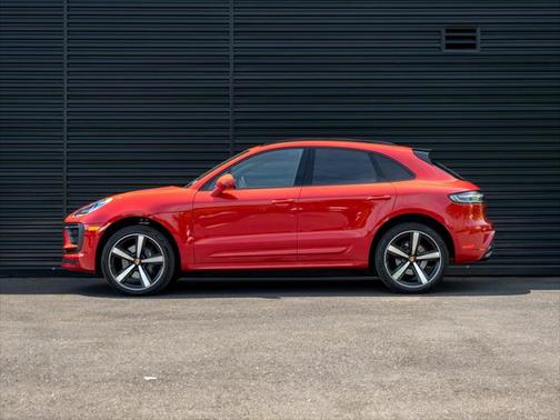 2025 Porsche Macan Base