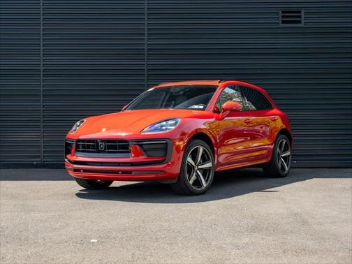 2025 Porsche Macan Base