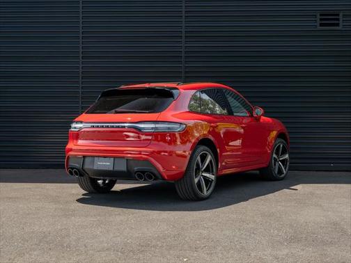 2025 Porsche Macan Base