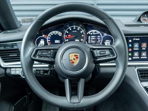 2022 Porsche Panamera 4 Platinum Edition