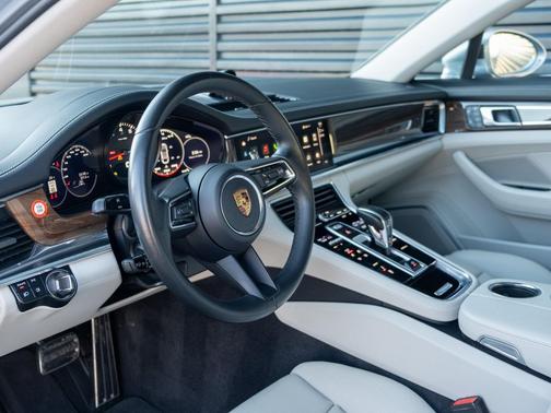 2023 Porsche Panamera 4S