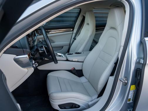 2023 Porsche Panamera 4S