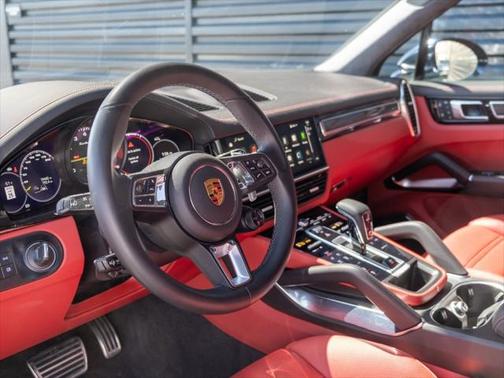 2022 Porsche Cayenne E-Hybrid S