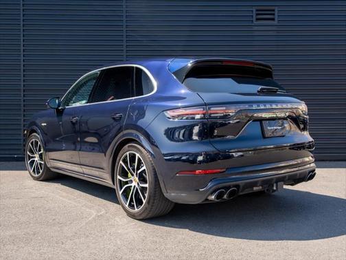 2022 Porsche Cayenne E-Hybrid S