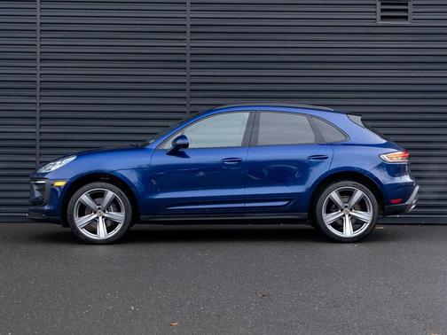 2024 Porsche Macan Base (PDK)