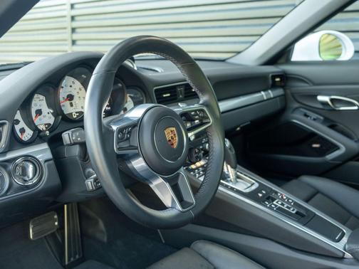 Jet Black Metallic 2019 Porsche 911 Carrera 4S