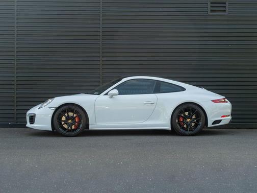 Jet Black Metallic 2019 Porsche 911 Carrera 4S