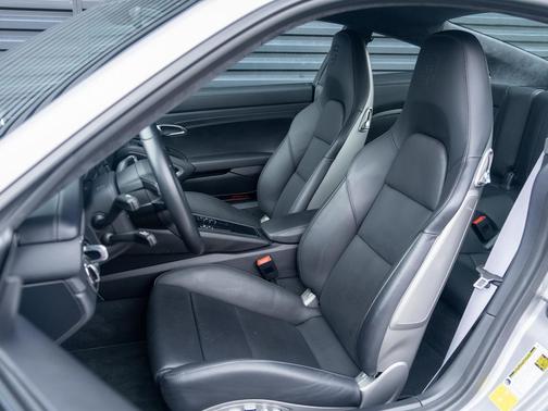 2019 Porsche 911 Carrera GTS