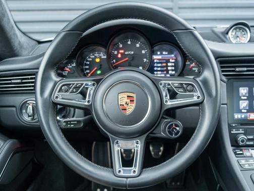 2019 Porsche 911 Carrera GTS