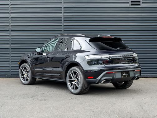 2025 Porsche Macan 