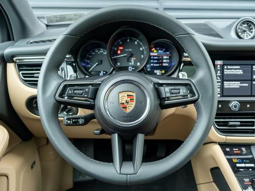 2025 Porsche Macan 
