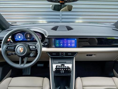2025 Porsche Macan Base