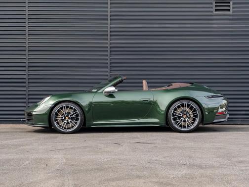 2026 Porsche 911 Carrera 4S Cabriolet