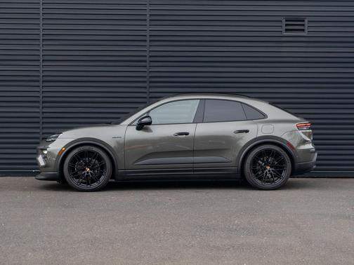 2025 Porsche Macan 
