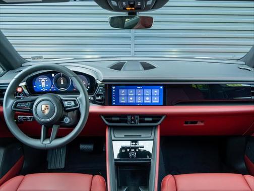 2025 Porsche Macan Base