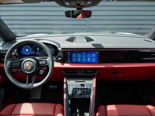 2025 Porsche Macan Base