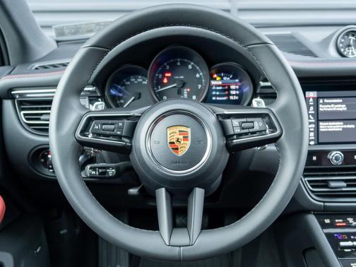 2026 Porsche Macan 