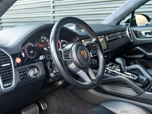 2021 Porsche Cayenne GTS
