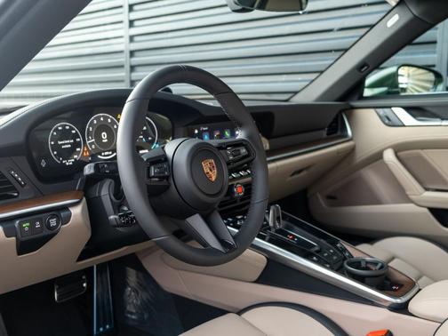 2026 Porsche 911 Carrera 4S