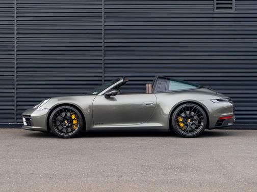 2022 Porsche 911 Targa 4 GTS