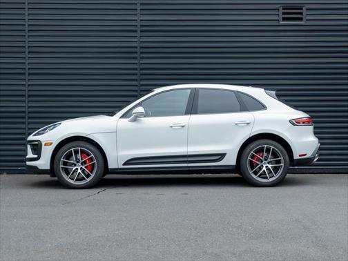 2022 Porsche Macan Base