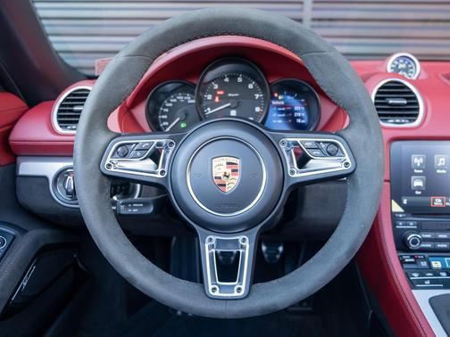 2021 Porsche 718 Spyder Roadster