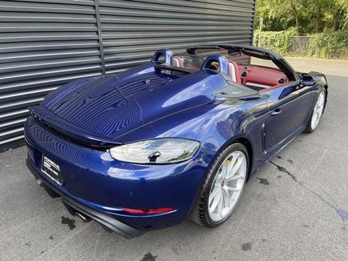 2021 Porsche 718 Spyder Roadster