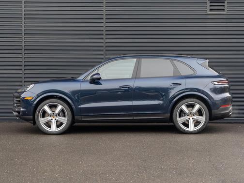 Algarve Blue Metallic 2026 Porsche Cayenne Cayenne