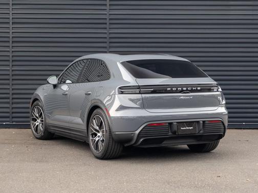 2025 Porsche Macan 4