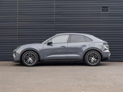 2025 Porsche Macan 4