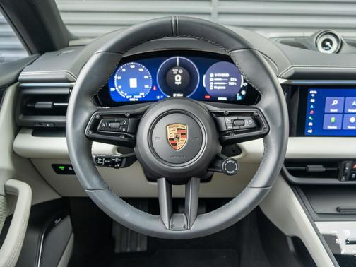 2025 Porsche Macan 4