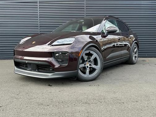 2025 Porsche Macan Base